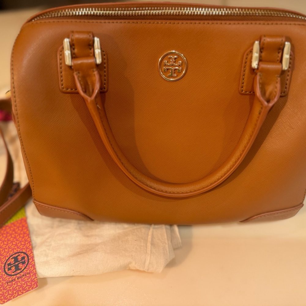 Hello, Fall! Tory Burch Speedy Bag.